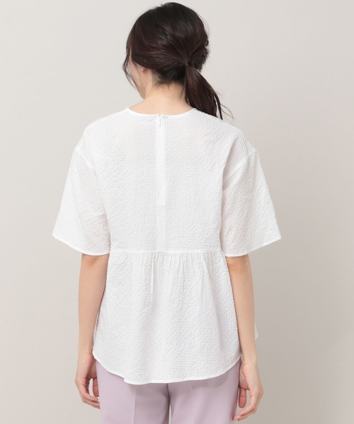 Elura(エルーラ)の「シボ感ペプラムブラウス(シャツ/ブラウス・レディース・ホワイト/ブラック・MEDIUM/LARGE)」の4枚目の写真