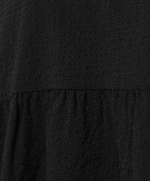 Elura(エルーラ)の「シボ感ペプラムブラウス(シャツ/ブラウス・レディース・ホワイト/ブラック・MEDIUM/LARGE)」の8枚目の写真