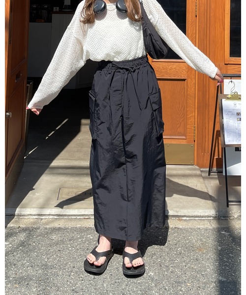 LE MORE（リモア）の「ナイロンポケットカーゴスカート（スカート・レディース・ベージュ/カーキ/ブラック・FREE）」の4枚目の写真