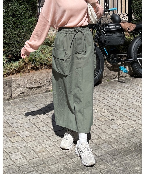 LE MORE（リモア）の「ナイロンポケットカーゴスカート（スカート・レディース・ベージュ/カーキ/ブラック・FREE）」の7枚目の写真