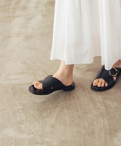 CORSO ROMA,9(コルソローマ)の「レザークロスサンダル(サンダル・レディース・ブラック・37/38/36)」の1枚目の写真