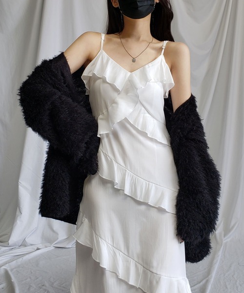 me+em select（ミームセレクト）の「※【 肩紐調節可／裏地付き 】フリルデザインサイドスリットロングキャミワンピース（ワンピース・レディース・ブラック/カーキ/ホワイト・LARGE/MEDIUM）」の22枚目の写真