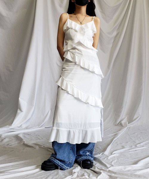 me+em select（ミームセレクト）の「※【 肩紐調節可／裏地付き 】フリルデザインサイドスリットロングキャミワンピース（ワンピース・レディース・ブラック/カーキ/ホワイト・LARGE/MEDIUM）」の16枚目の写真