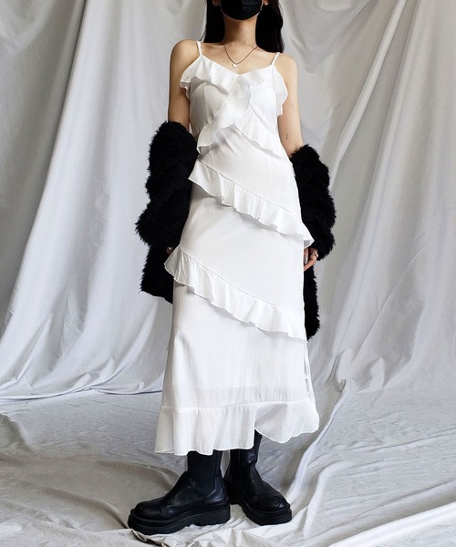 セール】※【 肩紐調節可／裏地付き 】フリルデザインサイドスリット  