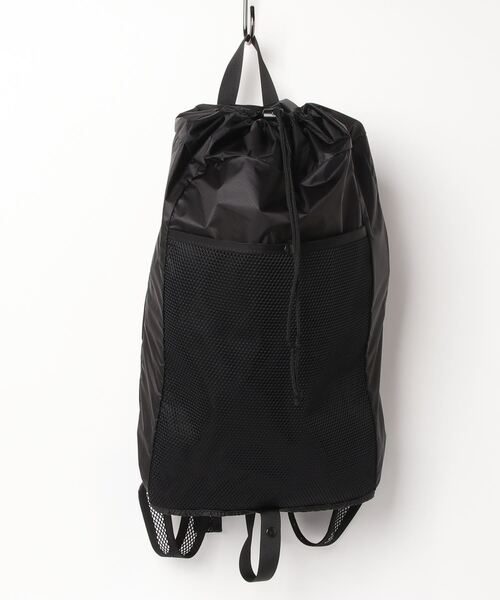 BURLAP OUTFITTER（バーラップアウトフィッター）の「FOLDING DAY PACK（バックパック/リュック・メンズ・ベージュ/ブラック・FREE）」の2枚目の写真