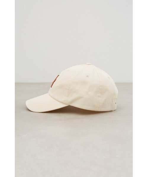 AZUL by moussy(アズールバイマウジー)の「フロントロゴキャップ(キャップ・レディース・ブラック/アイボリー・FREE)」の4枚目の写真
