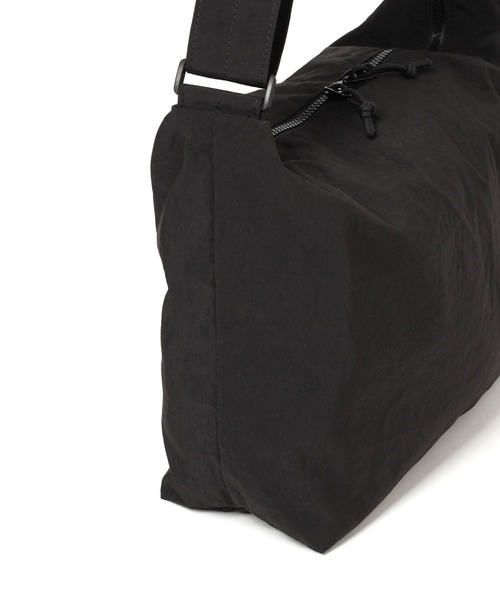 GLOBAL WORK（グローバルワーク）の「撥水ライトショルダーS/909338（ショルダーバッグ・メンズ・ブラック/ホワイト/グリーン/グレー/ライトブルー/ベージュ/ライトグレー/オフホワイト・FREE）」の18枚目の写真