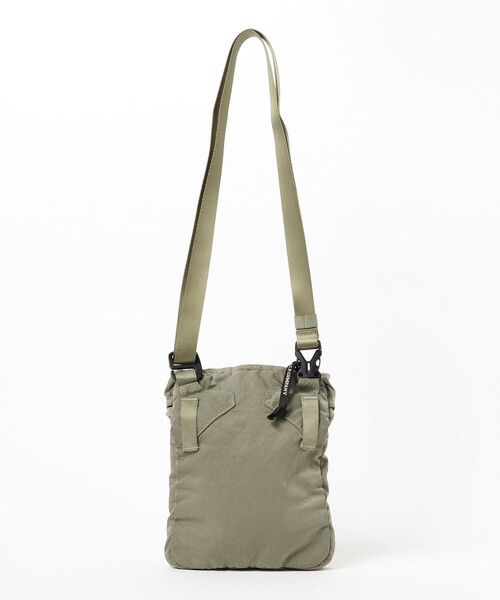 C.P. COMPANY(シーピーカンパニー)の「C.P. Company / NYLON B CROSSBODY BAG(ショルダーバッグ・メンズ・ブラック/シルバー・ONE SIZE)」の5枚目の写真
