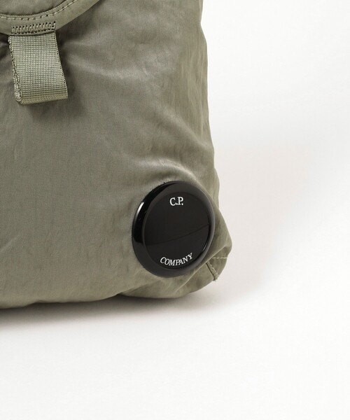 C.P. COMPANY(シーピーカンパニー)の「C.P. Company / NYLON B CROSSBODY BAG(ショルダーバッグ・メンズ・ブラック/シルバー・ONE SIZE)」の8枚目の写真