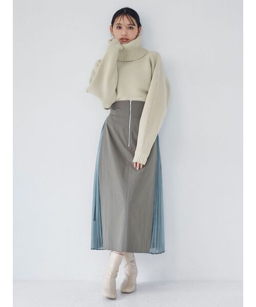 MURUA（ムルーア）の「BIGタートルニットプルオーバー（ニット/セーター・レディース・モカ/グリーン/アイボリー/ブルー・FREE）」の10枚目の写真