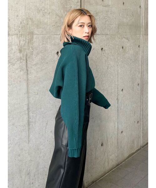 MURUA（ムルーア）の「BIGタートルニットプルオーバー（ニット/セーター・レディース・モカ/グリーン/アイボリー/ブルー・FREE）」の15枚目の写真