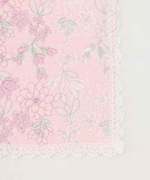 TOCCA（トッカ）の「FLORAL LACE MINI TOWELCHIEF タオルハンカチ（ハンカチ/ハンドタオル・レディース・ホワイト系/ピンク系/ローズ系・F）」の4枚目の写真