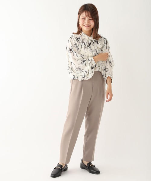 Elura(エルーラ)の「【小柄サイズ Elkotona】コトナ映えラクテーパードパンツ(その他パンツ・レディース・ブラック/ライトピンク/ネイビー/グレイッシュベージュ・MEDIUM/SMALL)」の8枚目の写真