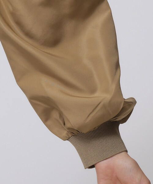 GALLEST（ギャレスト）の「ボリュームスリーブニット（ニット/セーター・レディース・サンドベージュ/ベビーピンク/アイボリー/ブラック・05/38）」の10枚目の写真