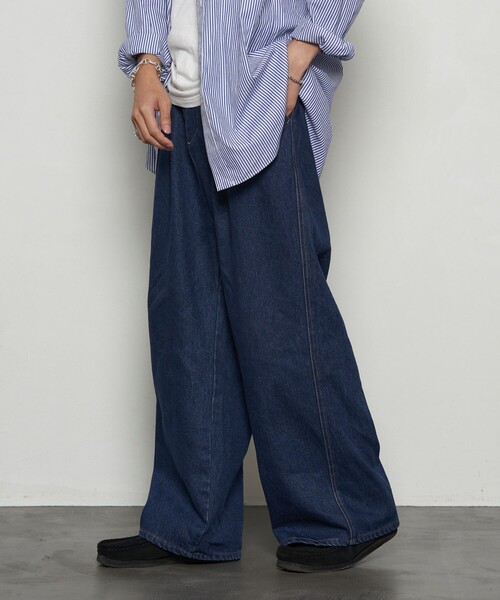 PUBLUX（パブリュクス）の「PUBLUX/パブリュクス タックワイドストレートデニム/セットアップ対応(限定展開)（デニムパンツ・メンズ・ブルー/チャコールグレー/ブラック・SMALL/MEDIUM/LARGE）」の17枚目の写真
