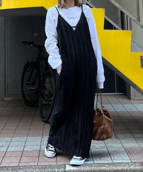 mi via loca（ミヴィアロカ）の「ベロア ランダムプリーツ キャミワンピース（ワンピース・レディース・カーキ/ブラック/ブルー・FREE）」の12枚目の写真