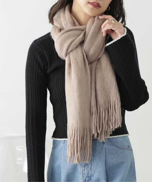 FREE'S MART（フリーズマート）の「◆アクリル無地ストール（マフラー・レディース・ベージュ/ブルー/ブラック/ホワイト・ﾌﾘ-）」の3枚目の写真
