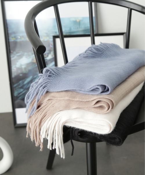 FREE'S MART（フリーズマート）の「◆アクリル無地ストール（マフラー・レディース・ベージュ/ブルー/ブラック/ホワイト・ﾌﾘ-）」の4枚目の写真