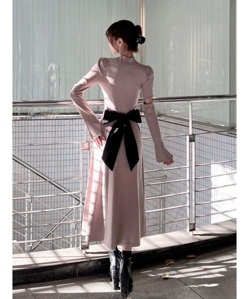 EATME（イートミー）の「カットアウトニットワンピース（ワンピース・レディース・ブラック/レッド/ベージュ・FREE）」の11枚目の写真