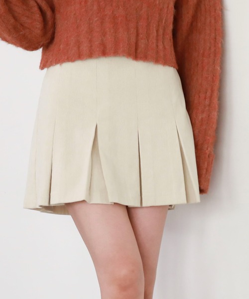 archives（アルシーヴ）の「コーデュロイBOXプリーツミニスカート（スカート・レディース・ブラック/ブルーグレー/アイボリー・MEDIUM）」の2枚目の写真
