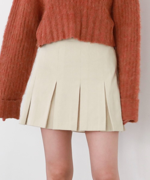 archives（アルシーヴ）の「コーデュロイBOXプリーツミニスカート（スカート・レディース・ブラック/ブルーグレー/アイボリー・MEDIUM）」の4枚目の写真