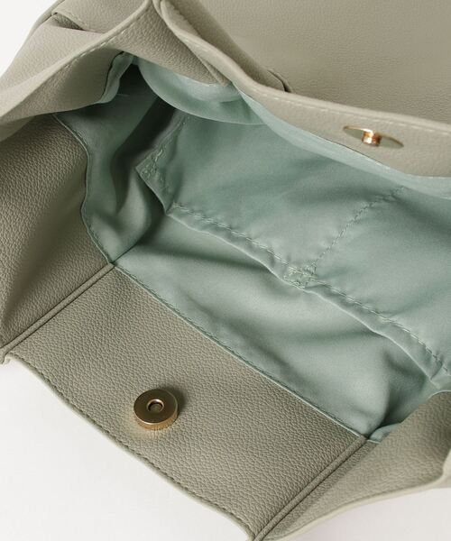 Per sist ence(パーシエンス)の「フェイクレザーシンプルタックトート(トートバッグ・レディース・ブラック/シルバー/ブルー/セージグリーン/アイボリー/ベージュ/グレー/ブルーグリーン/チャコールグレー・FREE)」の16枚目の写真