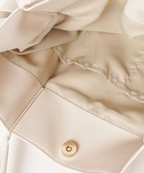 Per sist ence(パーシエンス)の「フェイクレザーシンプルタックトート(トートバッグ・レディース・ブラック/シルバー/ブルー/セージグリーン/アイボリー/ベージュ/グレー/ブルーグリーン/チャコールグレー・FREE)」の19枚目の写真