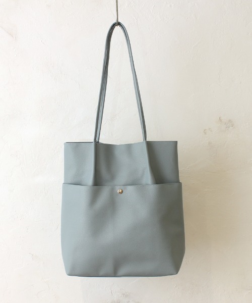 Per sist ence(パーシエンス)の「フェイクレザーシンプルタックトート(トートバッグ・レディース・ブラック/シルバー/ブルー/セージグリーン/アイボリー/ベージュ/グレー/ブルーグリーン/チャコールグレー・FREE)」の7枚目の写真