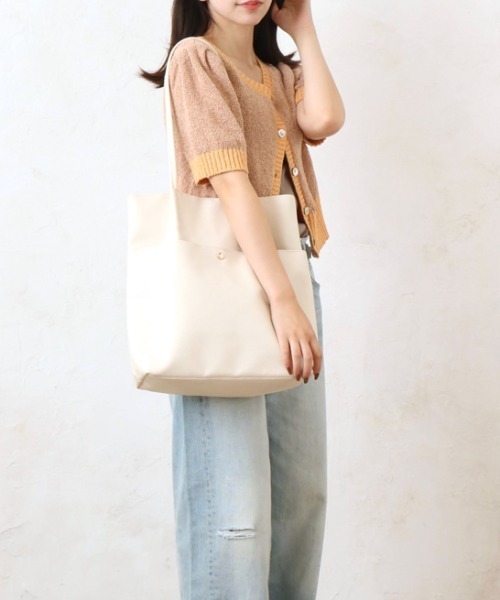 Per sist ence(パーシエンス)の「フェイクレザーシンプルタックトート(トートバッグ・レディース・ブラック/シルバー/ブルー/セージグリーン/アイボリー/ベージュ/グレー/ブルーグリーン/チャコールグレー・FREE)」の10枚目の写真