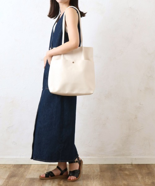 Per sist ence(パーシエンス)の「フェイクレザーシンプルタックトート(トートバッグ・レディース・ブラック/シルバー/ブルー/セージグリーン/アイボリー/ベージュ/グレー/ブルーグリーン/チャコールグレー・FREE)」の11枚目の写真