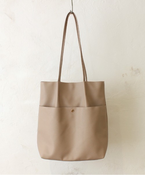 Per sist ence(パーシエンス)の「フェイクレザーシンプルタックトート(トートバッグ・レディース・ブラック/シルバー/ブルー/セージグリーン/アイボリー/ベージュ/グレー/ブルーグリーン/チャコールグレー・FREE)」の13枚目の写真