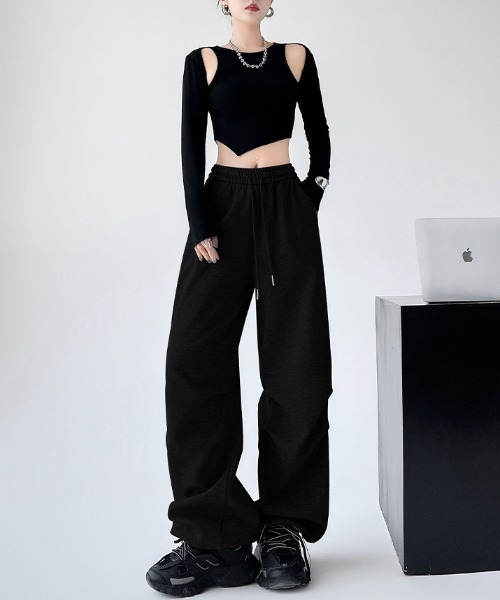 Mela(メラ)の「PARACHUTE SWEAT PT(スウェットパンツ・レディース・グレー/ブラック/ダークグレー/ライトグレー・XL/L/M/S)」の9枚目の写真