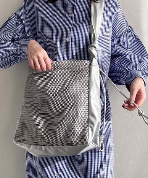 CONTROL FREAK / CTFK（コントロールフリーク）の「【CONTROL FREAK/コントロールフリーク】メッシュコンビバッグ（ショルダーバッグ・レディース・シルバー/キナリ・FREE）」の4枚目の写真