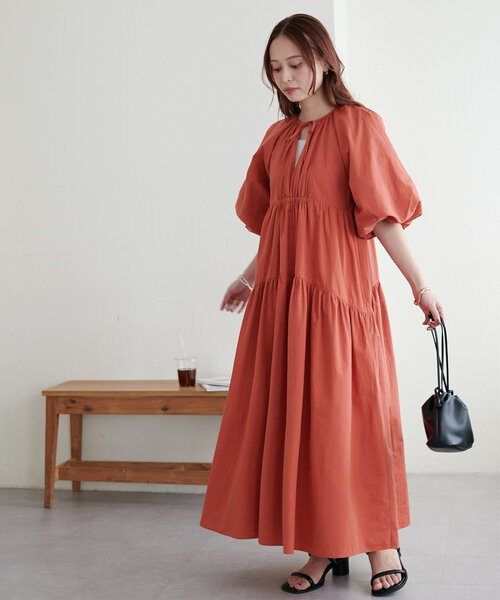 DISCOAT(ディスコート)の「【新色追加!/WEB限定】前後2WAYティアード袖バルーンワンピース(ワンピース・レディース・ライム/ブラック/ベージュ/レモンイエロー/オフホワイト/オレンジ/ブラウン/チャコールグレー・FREE)」の13枚目の写真