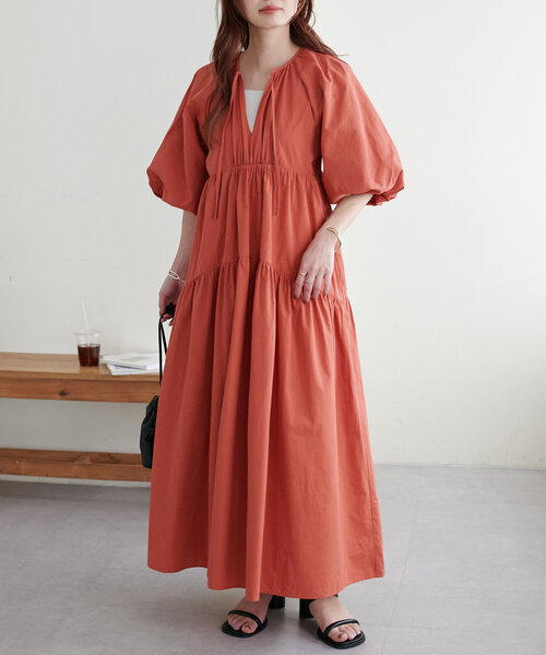 DISCOAT(ディスコート)の「【新色追加!/WEB限定】前後2WAYティアード袖バルーンワンピース(ワンピース・レディース・ライム/ブラック/ベージュ/レモンイエロー/オフホワイト/オレンジ/ブラウン/チャコールグレー・FREE)」の12枚目の写真