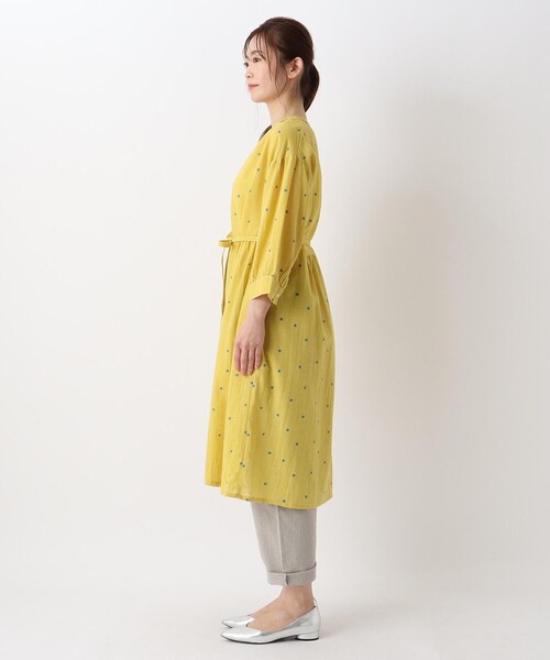 one'sterrace(ワンズテラス)の「ドット 前開きワンピース(ワンピース・レディース・ブラック系8/イエロー系8・00)」の4枚目の写真