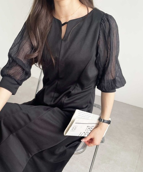 GeeRA(ジーラ)の「袖異素材シアーキーネックフレアーワンピース(ワンピース・レディース・チャコール/モカ/ブラック/ネイビー・MEDIUM/X-LARGE/LARGE)」の18枚目の写真