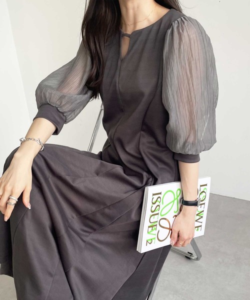 GeeRA(ジーラ)の「袖異素材シアーキーネックフレアーワンピース(ワンピース・レディース・チャコール/モカ/ブラック/ネイビー・MEDIUM/X-LARGE/LARGE)」の21枚目の写真