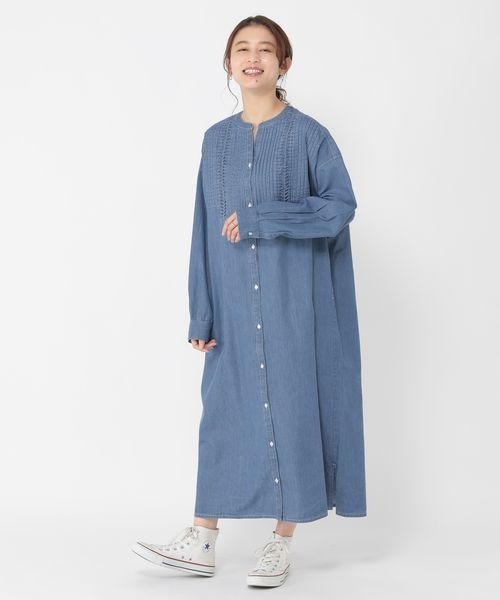studio CLIP（スタディオクリップ）の「ピンタックデニムワンピース[プチ・プラスサイズあり]（ワンピース・レディース・ライトブルー/ブラック/インディゴブルー・FREE/ﾌﾘｰ(L)/PF）」の5枚目の写真