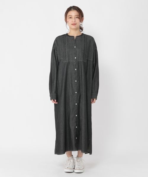 studio CLIP（スタディオクリップ）の「ピンタックデニムワンピース[プチ・プラスサイズあり]（ワンピース・レディース・ライトブルー/ブラック/インディゴブルー・FREE/ﾌﾘｰ(L)/PF）」の7枚目の写真