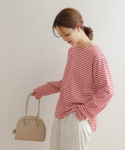 URBAN RESEARCH DOORS(アーバンリサーチドアーズ)の「ラウンドヘムボーダーロングTシャツ(Tシャツ/カットソー・レディース・ブラック系その他/ブルー系その他/レッド系その他・MEDIUM)」の4枚目の写真