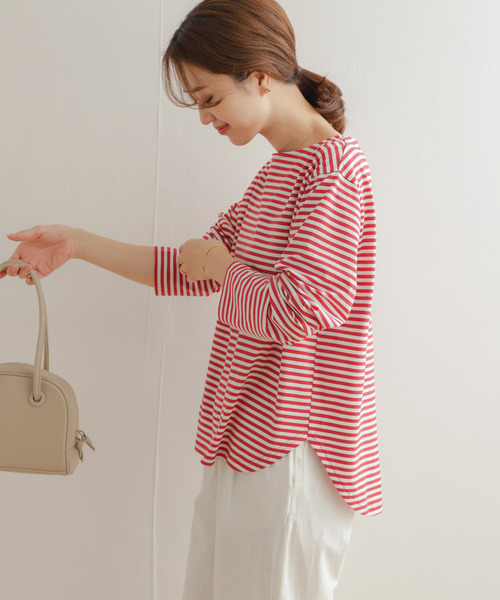 URBAN RESEARCH DOORS(アーバンリサーチドアーズ)の「ラウンドヘムボーダーロングTシャツ(Tシャツ/カットソー・レディース・ブラック系その他/ブルー系その他/レッド系その他・MEDIUM)」の5枚目の写真