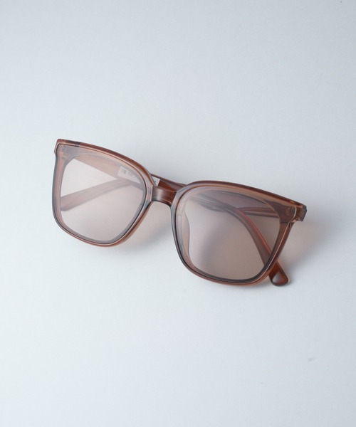 one after another NICE CLAUP（ワンアフターアナザーナイスクラップ）の「フラットレンズサングラス（サングラス・レディース・ブラック/ブラウン・FREE）」の2枚目の写真