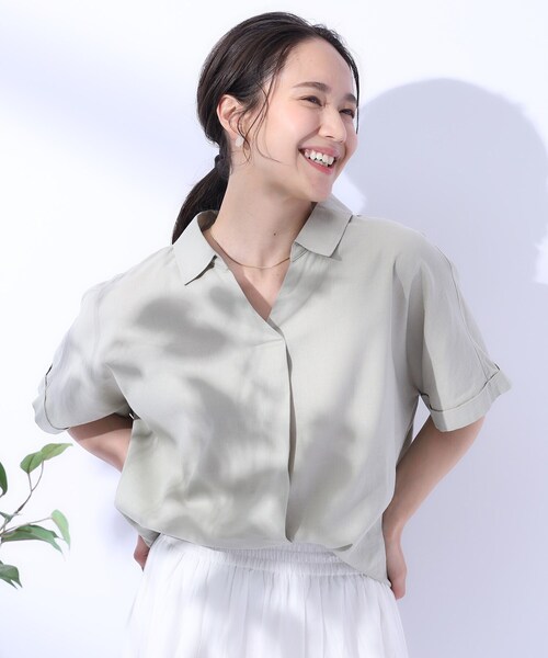 SHOO・LA・RUE（シューラルー）の「◆【UV/抗菌防臭】ゆる さら ふわり フレンチリネンブレンド ドルマンシャツ（シャツ/ブラウス・レディース・グリーン系/ホワイト/ピンク/ブラック系1/ネイビー/ライトパープル/ブルー系その他4/ブルー系その他3/ブルーグリーン/レッド系1/キャメル・00）」の3枚目の写真