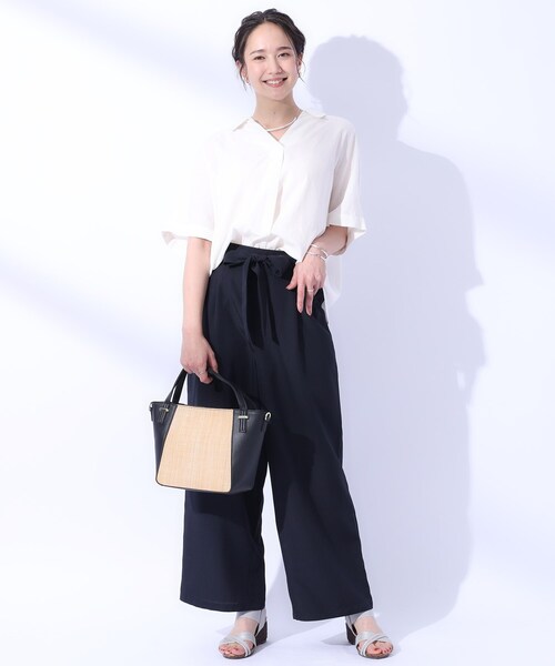 SHOO・LA・RUE（シューラルー）の「◆【UV/抗菌防臭】ゆる さら ふわり フレンチリネンブレンド ドルマンシャツ（シャツ/ブラウス・レディース・グリーン系/ホワイト/ピンク/ブラック系1/ネイビー/ライトパープル/ブルー系その他4/ブルー系その他3/ブルーグリーン/レッド系1/キャメル・00）」の14枚目の写真