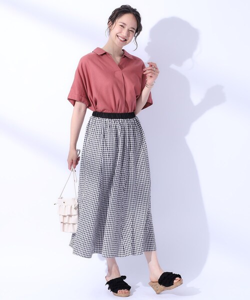 SHOO・LA・RUE（シューラルー）の「◆【UV/抗菌防臭】ゆる さら ふわり フレンチリネンブレンド ドルマンシャツ（シャツ/ブラウス・レディース・グリーン系/ホワイト/ピンク/ブラック系1/ネイビー/ライトパープル/ブルー系その他4/ブルー系その他3/ブルーグリーン/レッド系1/キャメル・00）」の18枚目の写真