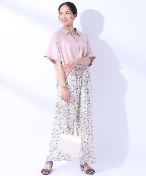 SHOO・LA・RUE（シューラルー）の「◆【UV/抗菌防臭】ゆる さら ふわり フレンチリネンブレンド ドルマンシャツ（シャツ/ブラウス・レディース・グリーン系/ホワイト/ピンク/ブラック系1/ネイビー/ライトパープル/ブルー系その他4/ブルー系その他3/ブルーグリーン/レッド系1/キャメル・00）」の22枚目の写真