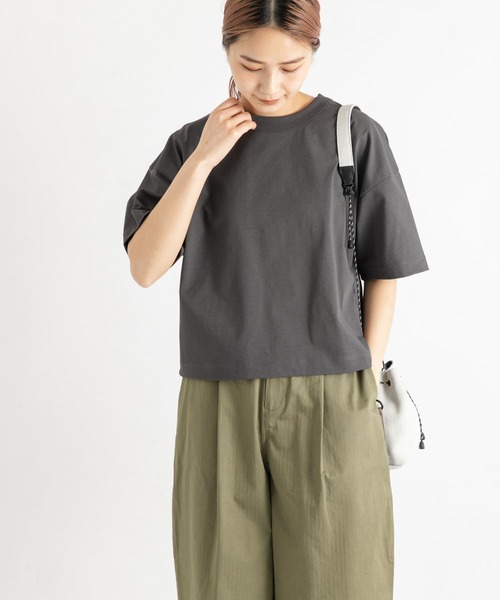 EKAL（エカル）の「『吸水速乾/UVカット』DRYOUT SHORTLENGTH S/S T-SHIRTS（Tシャツ/カットソー・レディース・ブラック/ブラウン系その他/オフホワイト/グレー・ONE）」の4枚目の写真