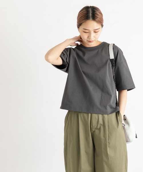 EKAL（エカル）の「『吸水速乾/UVカット』DRYOUT SHORTLENGTH S/S T-SHIRTS（Tシャツ/カットソー・レディース・ブラック/ブラウン系その他/オフホワイト/グレー・ONE）」の5枚目の写真