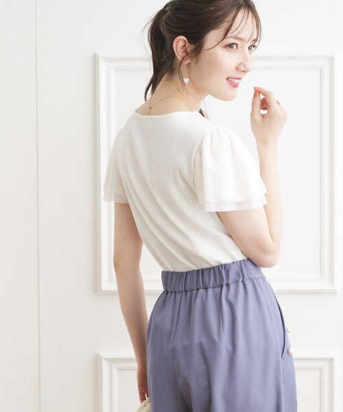 couture brooch（クチュールブローチ）の「◆【主役級！華やか大人レディトップス】チュール×レース袖トップス（Tシャツ/カットソー・レディース・ライトグレー/ブラック/サックスブルー/オフホワイト/ブラウン系その他・40/38/42/36）」の11枚目の写真